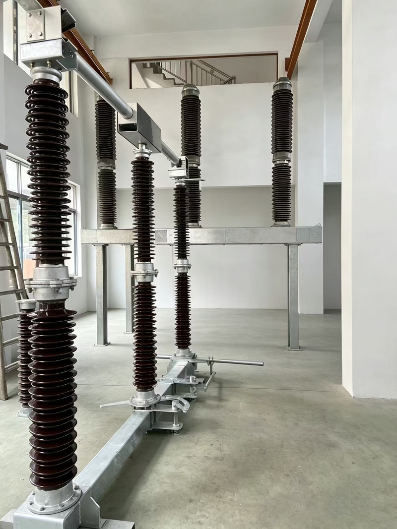 Sakelar Pemutus 220kV untuk Aplikasi Gardu Induk Tegangan Tinggi Luar Ruangan